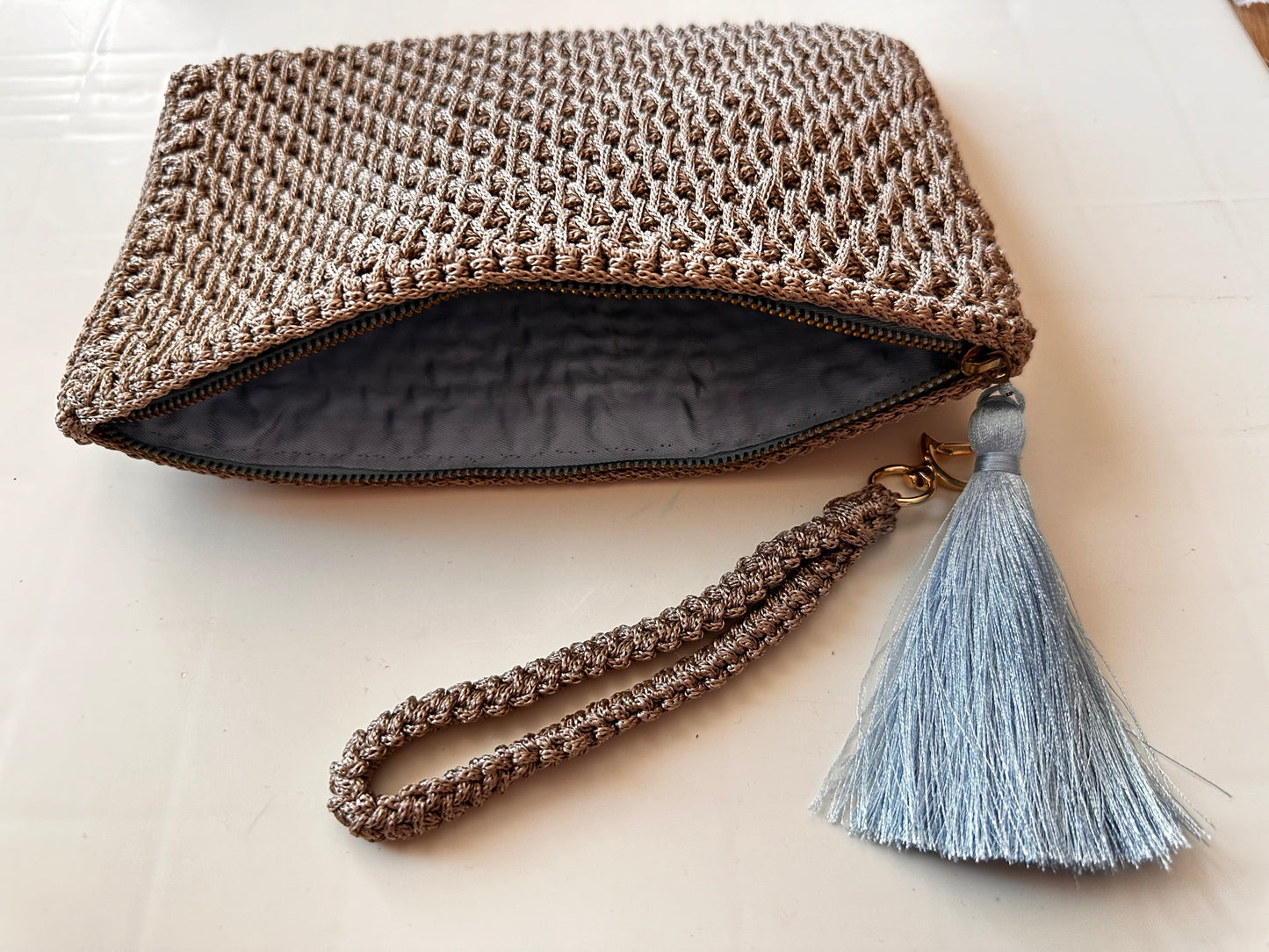 Gri Kahverengi Geçişli El Örgüsü clutch Çanta